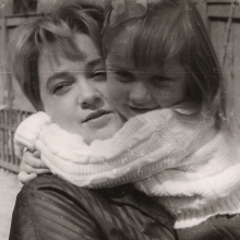 Нина Мамардашвили с дочкой Алёной. 1962 г.